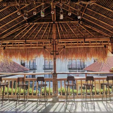 Nuka Beach Inn กูตา ภายนอก รูปภาพ