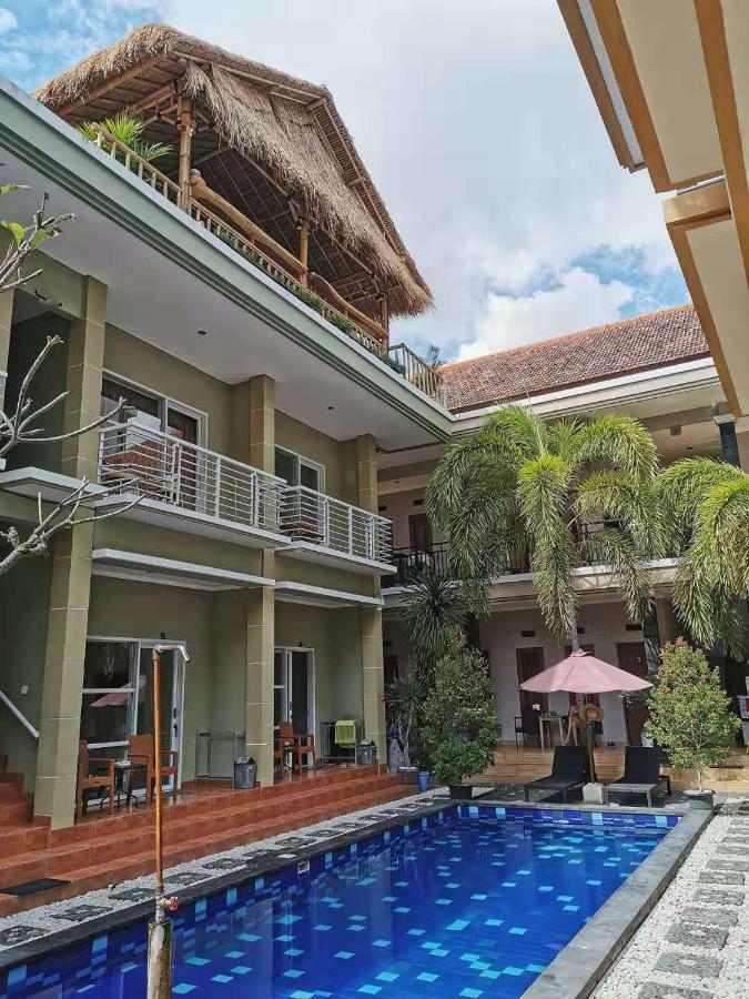 Nuka Beach Inn กูตา ภายนอก รูปภาพ