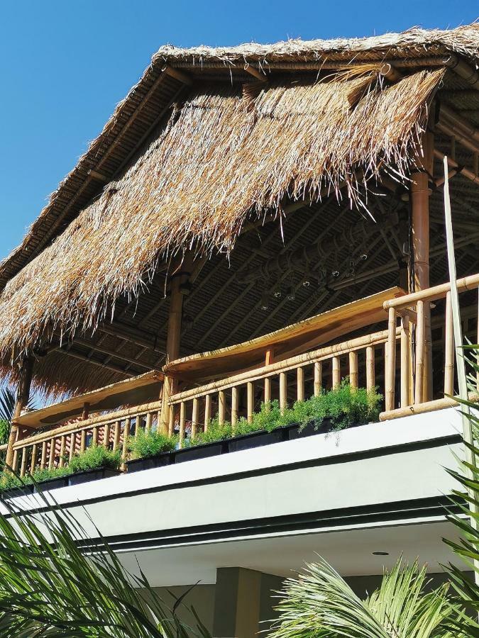 Nuka Beach Inn กูตา ภายนอก รูปภาพ